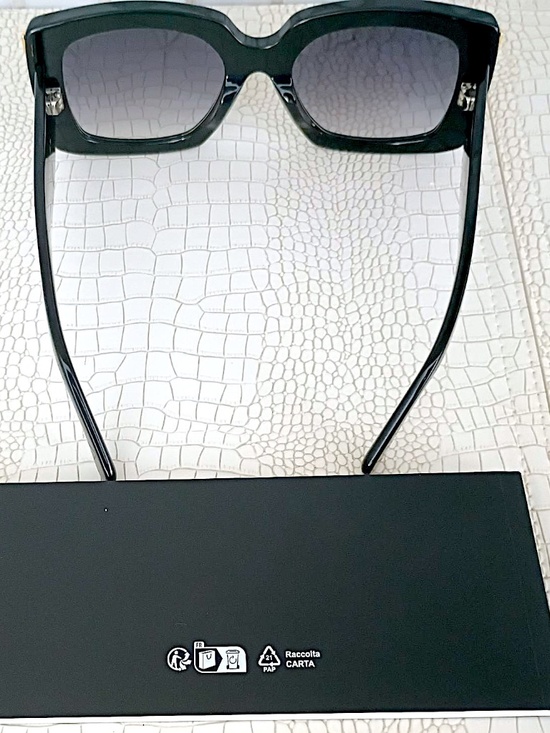 New Chanel 5435 C.501/6G Black/Gold, Grey Gradient Lens RECTANGLE SUNGLASSES . main image 11